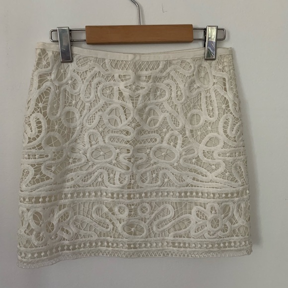 Off white straight Club Monaco mini skirt - Picture 3 of 3